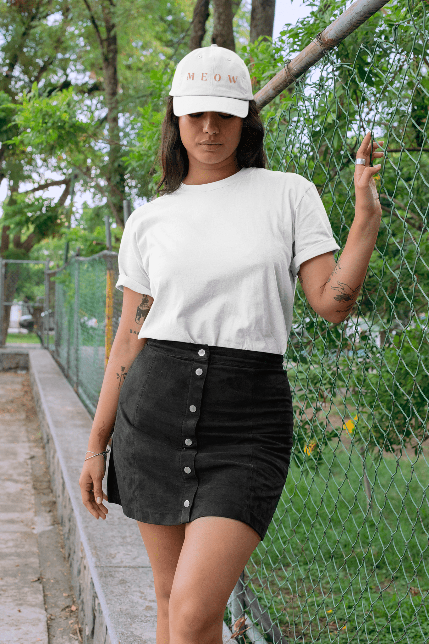 Casual White 'MEOW' Low Profile Baseball Cap – Perfect for Cat Lovers - Chic Kitty