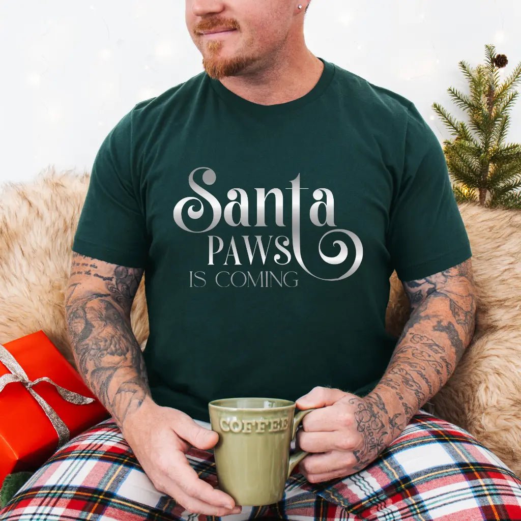Santa Paws Is Coming Tee — Christmas Dog Lover Holiday T‑Shirt - Chic Kitty