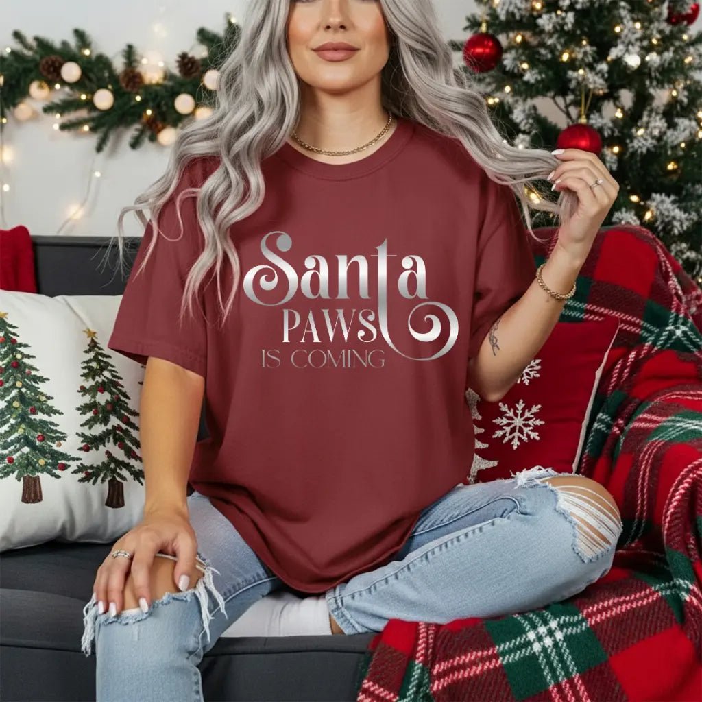 Santa Paws Is Coming Tee — Christmas Dog Lover Holiday T‑Shirt - Chic Kitty