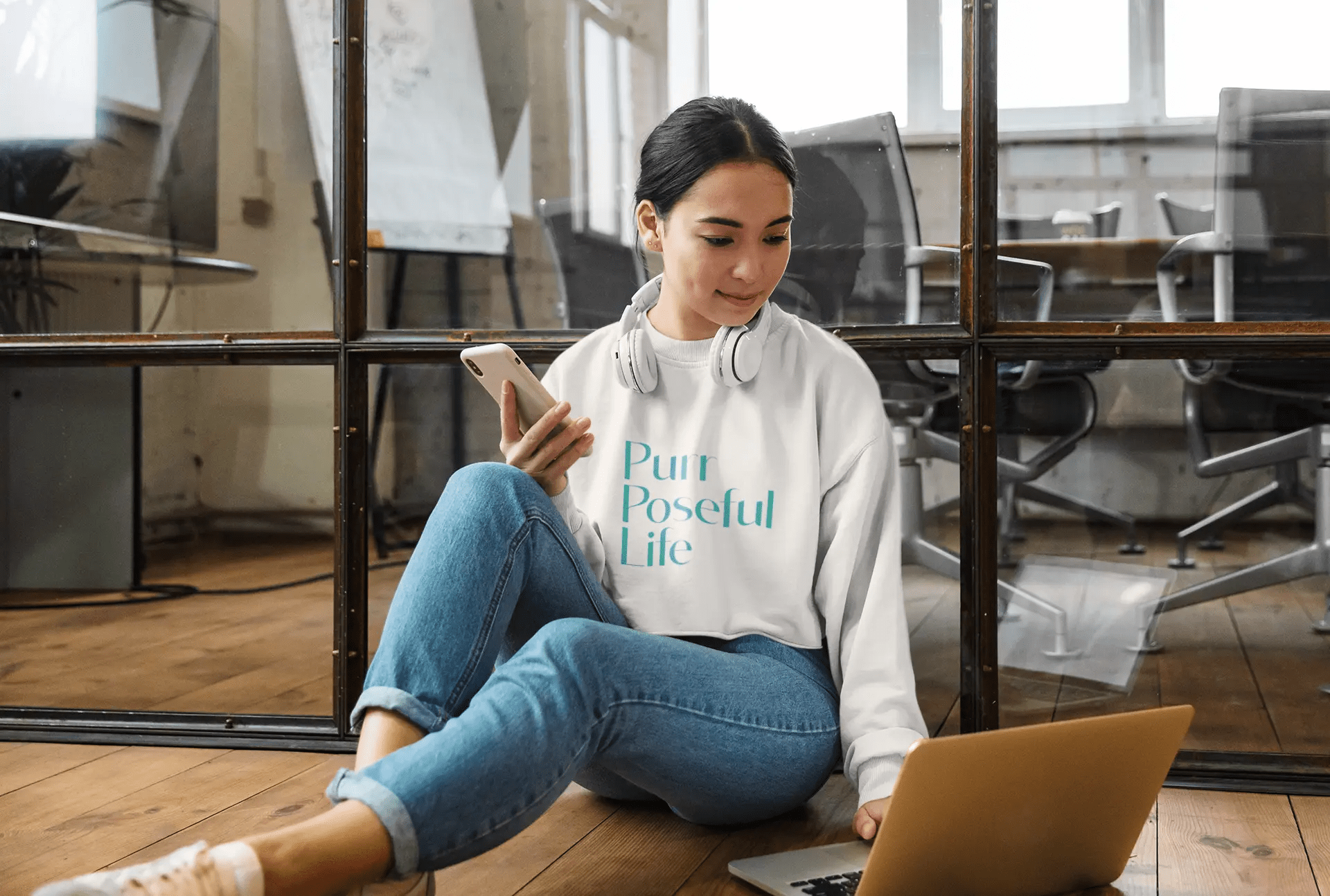 Women's Cropped Fleece Pullover - Chic Kitty